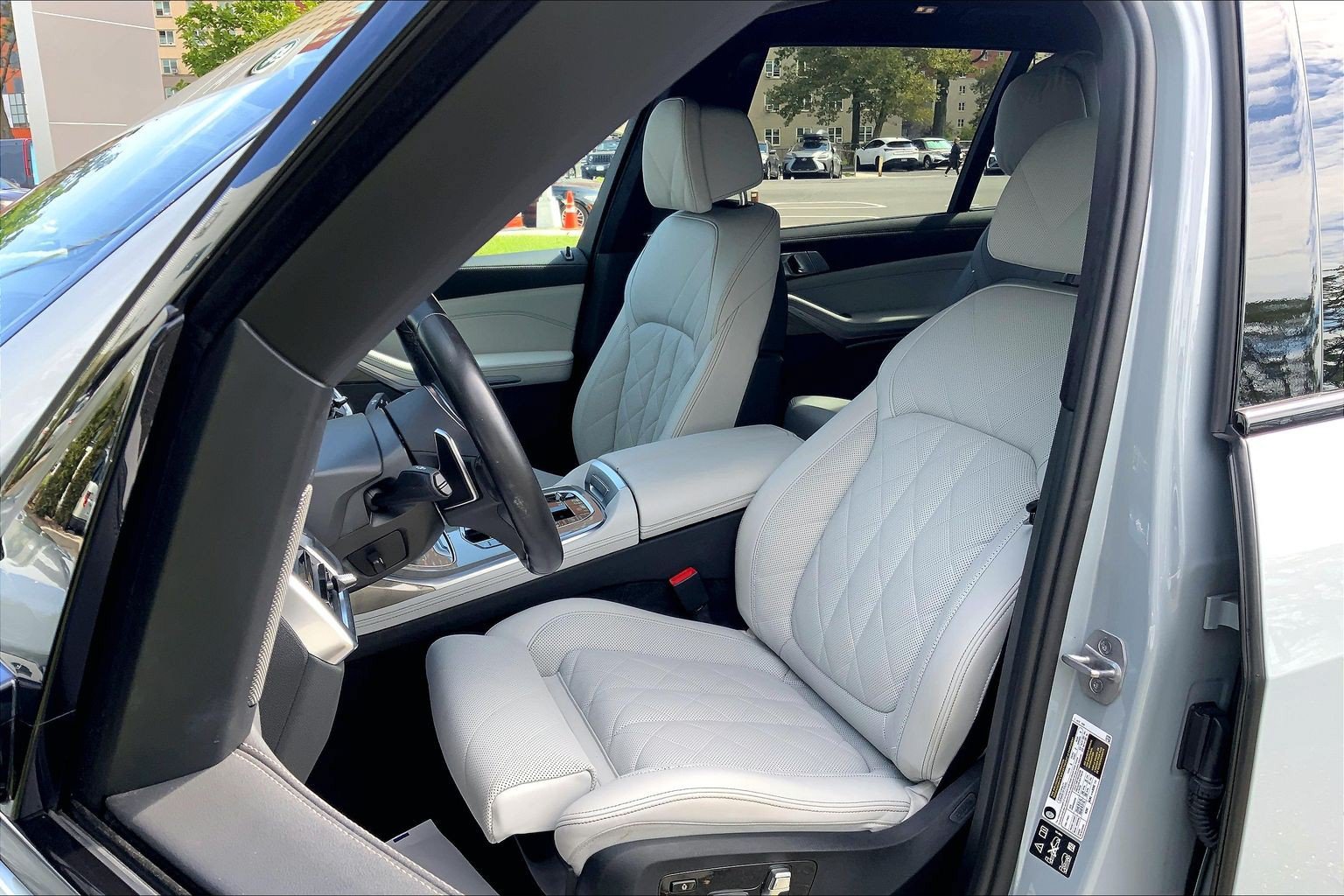 Used 2024 BMW X7 xDrive40i w/ Executive Package AWD/4WD image 7