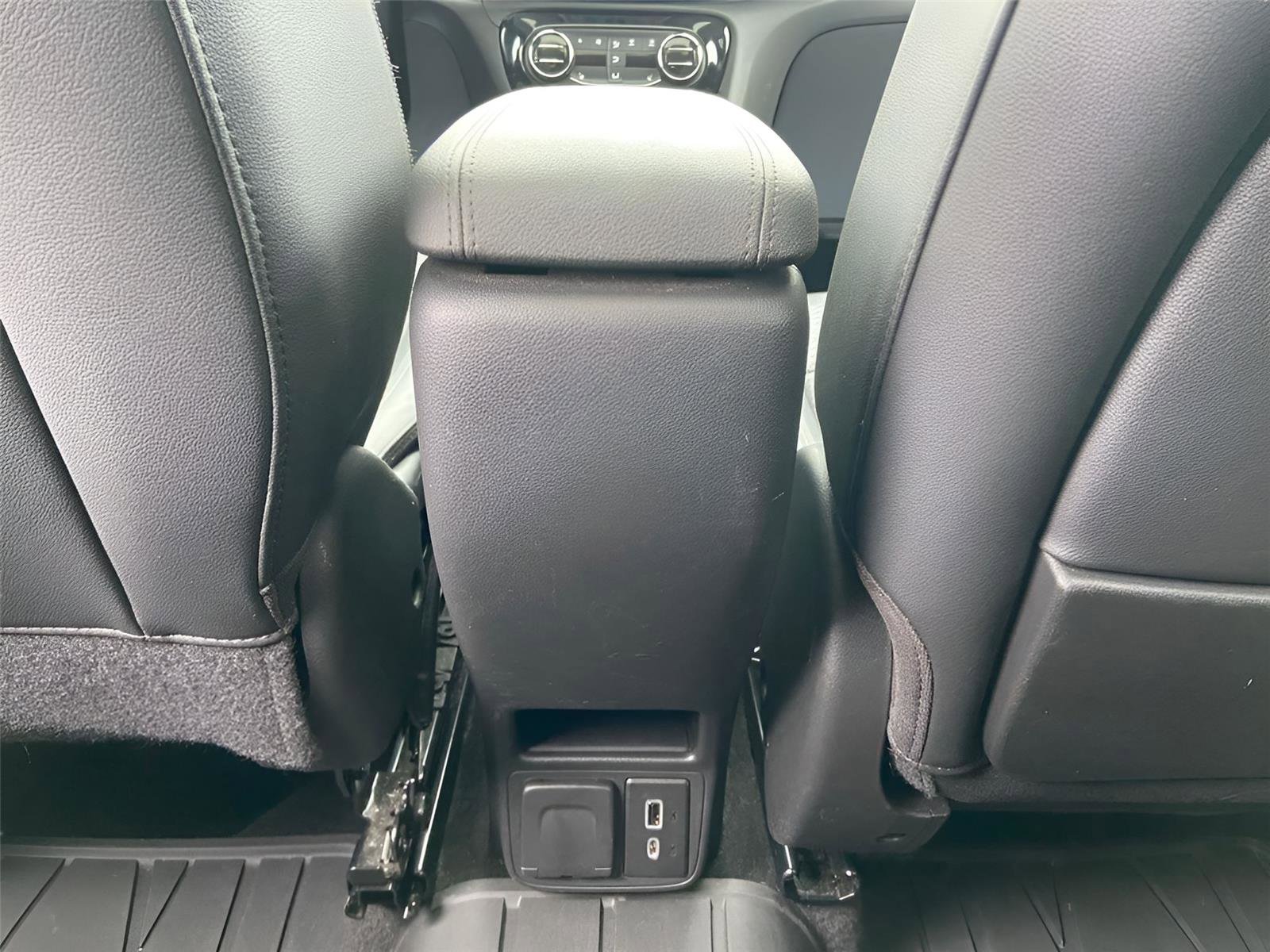 Used 2022 Buick Encore GX Essence w/ Experience Buick Package image 16