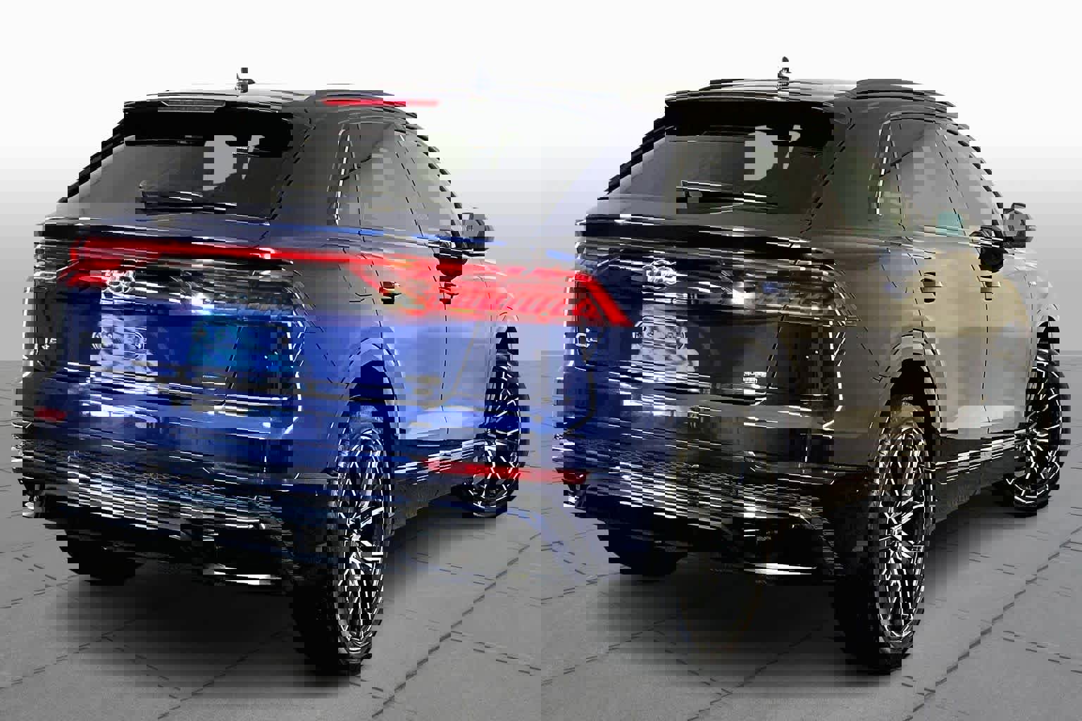 Used 2019 Audi Q8 Prestige image 13