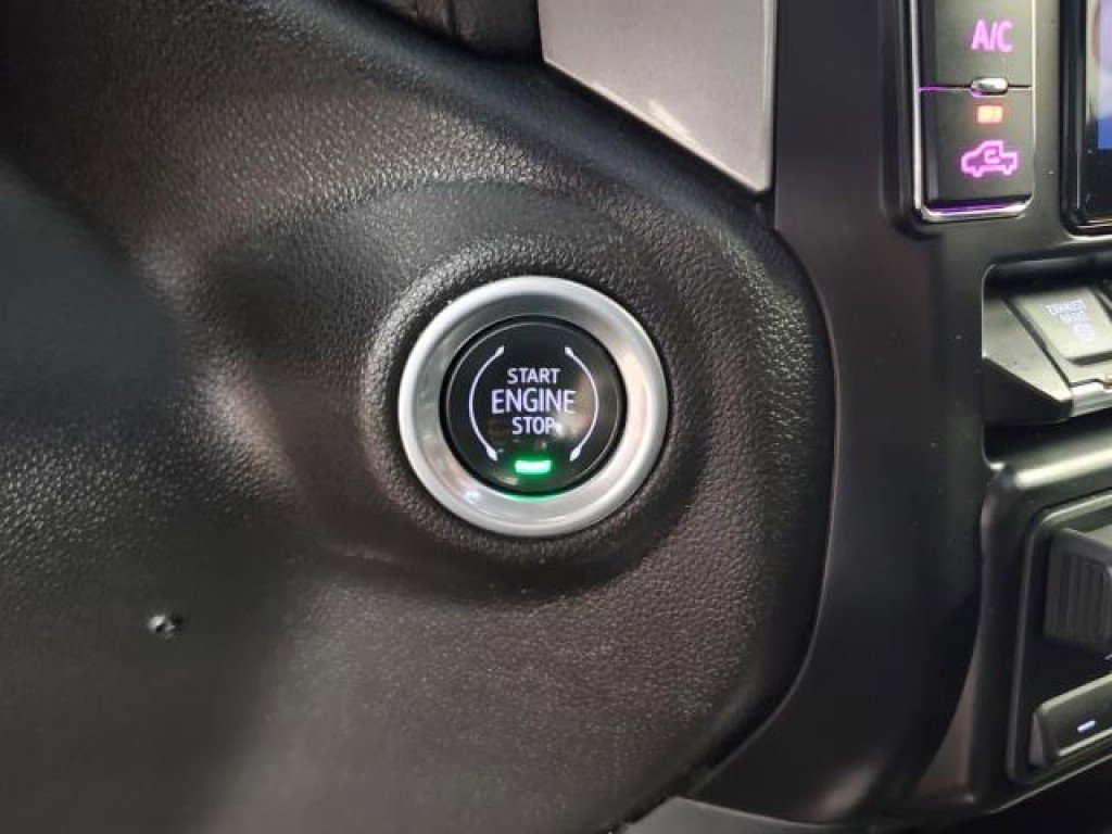 Used 2022 GMC Sierra 2500 AT4 w/ AT4 Premium Plus Package AWD/4WD image 28