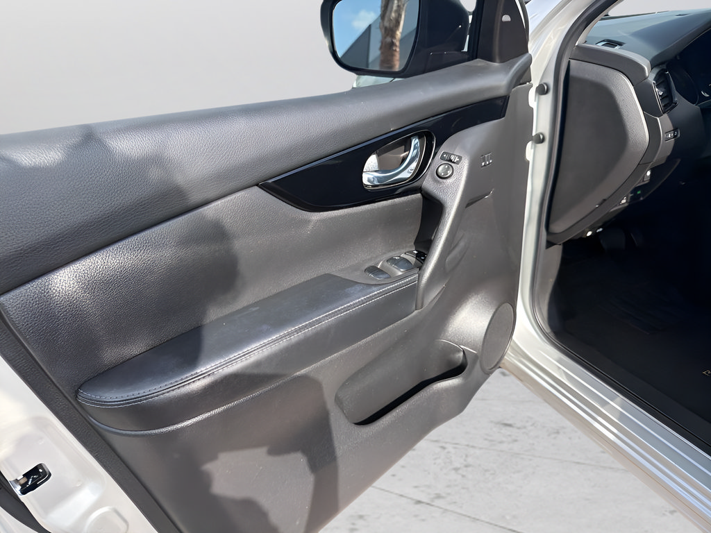 Used 2022 Nissan Rogue Sport SL w/ Premium Package AWD/4WD image 14