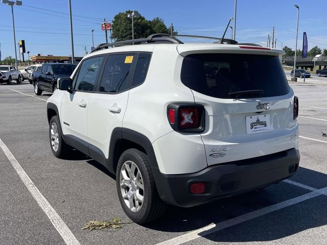 Used 2017 Jeep Renegade Latitude w/ Cold Weather Group AWD/4WD image 5