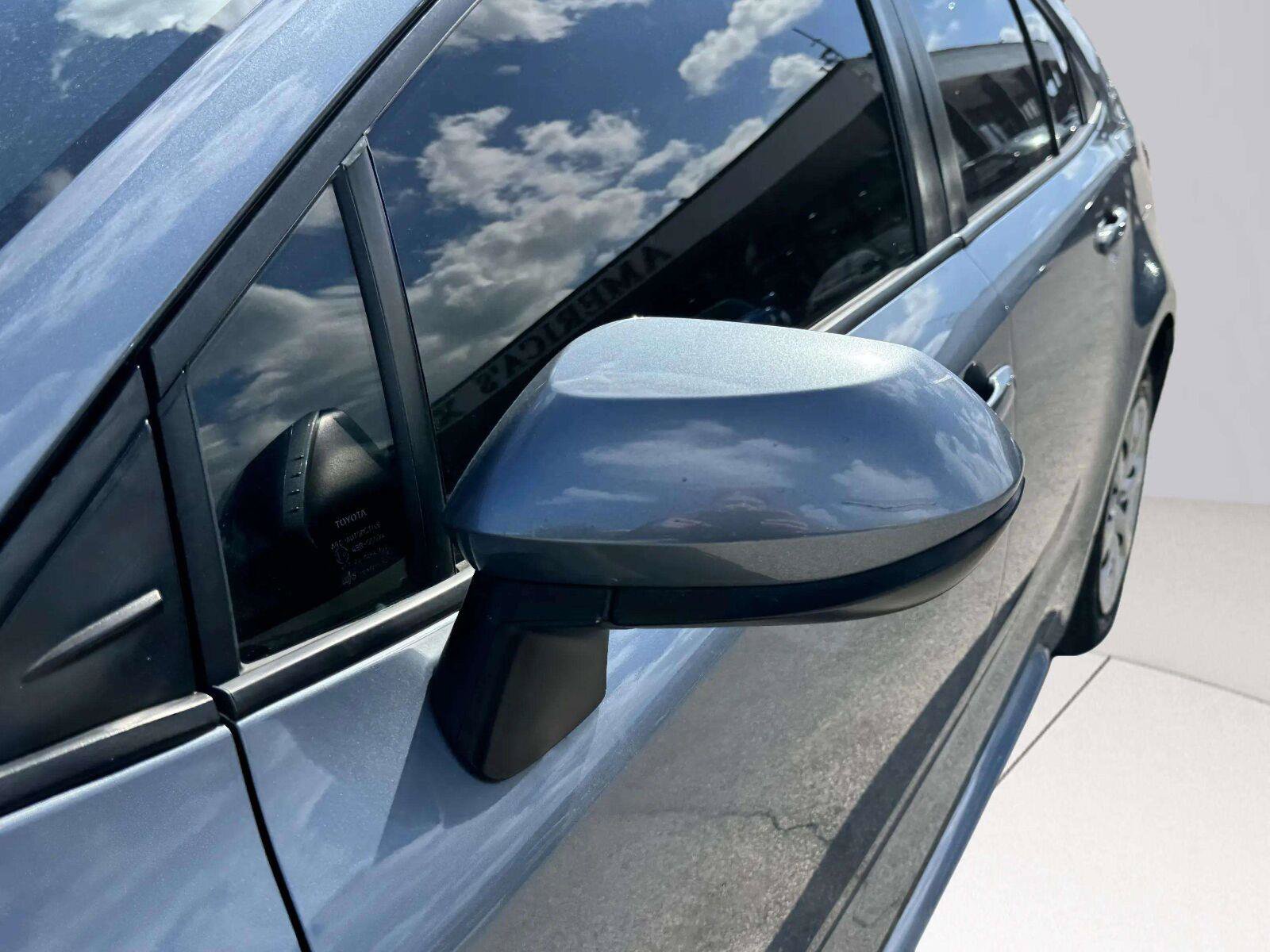 Used 2021 Toyota Corolla LE FWD image 12