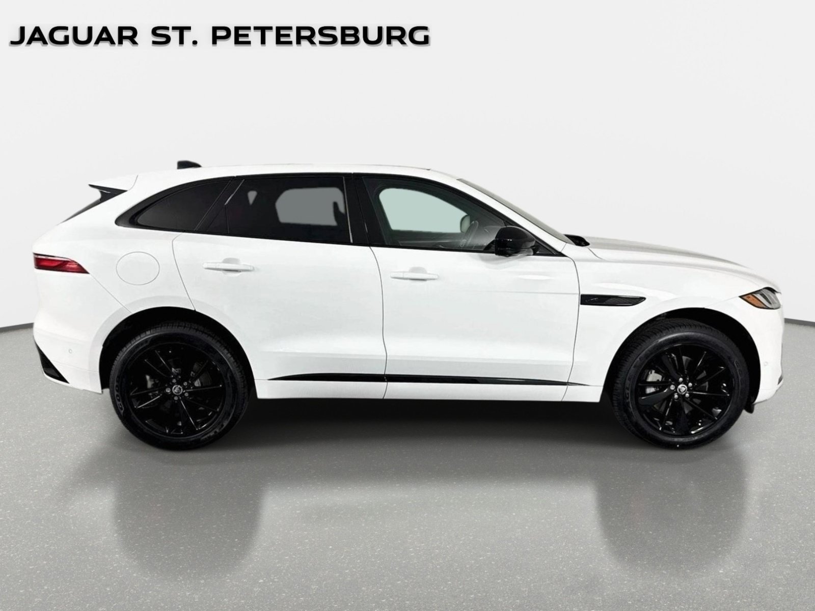 Used 2025 Jaguar F-PACE R-Dynamic S AWD/4WD image 4