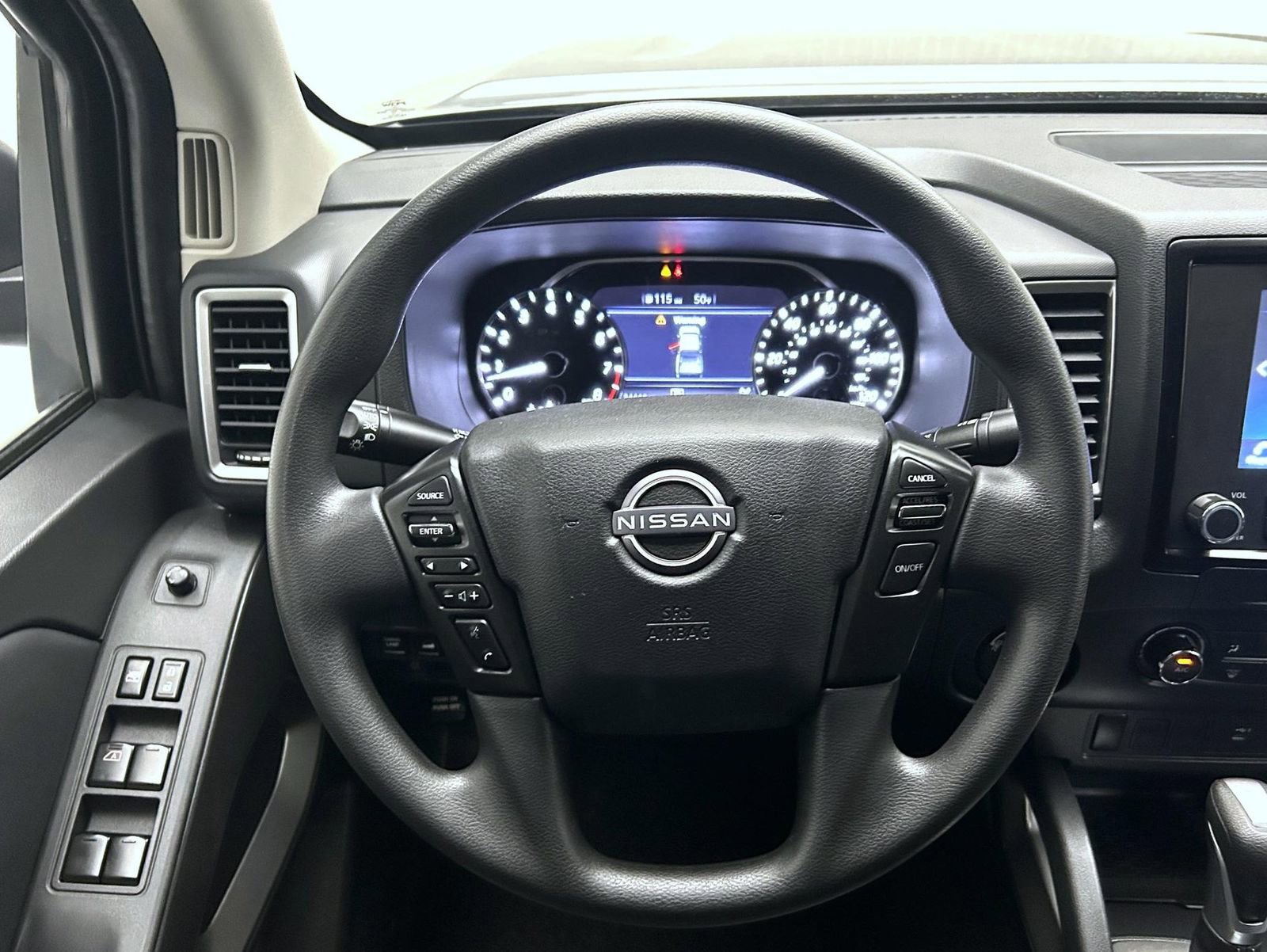 Used 2022 Nissan Frontier SV image 12