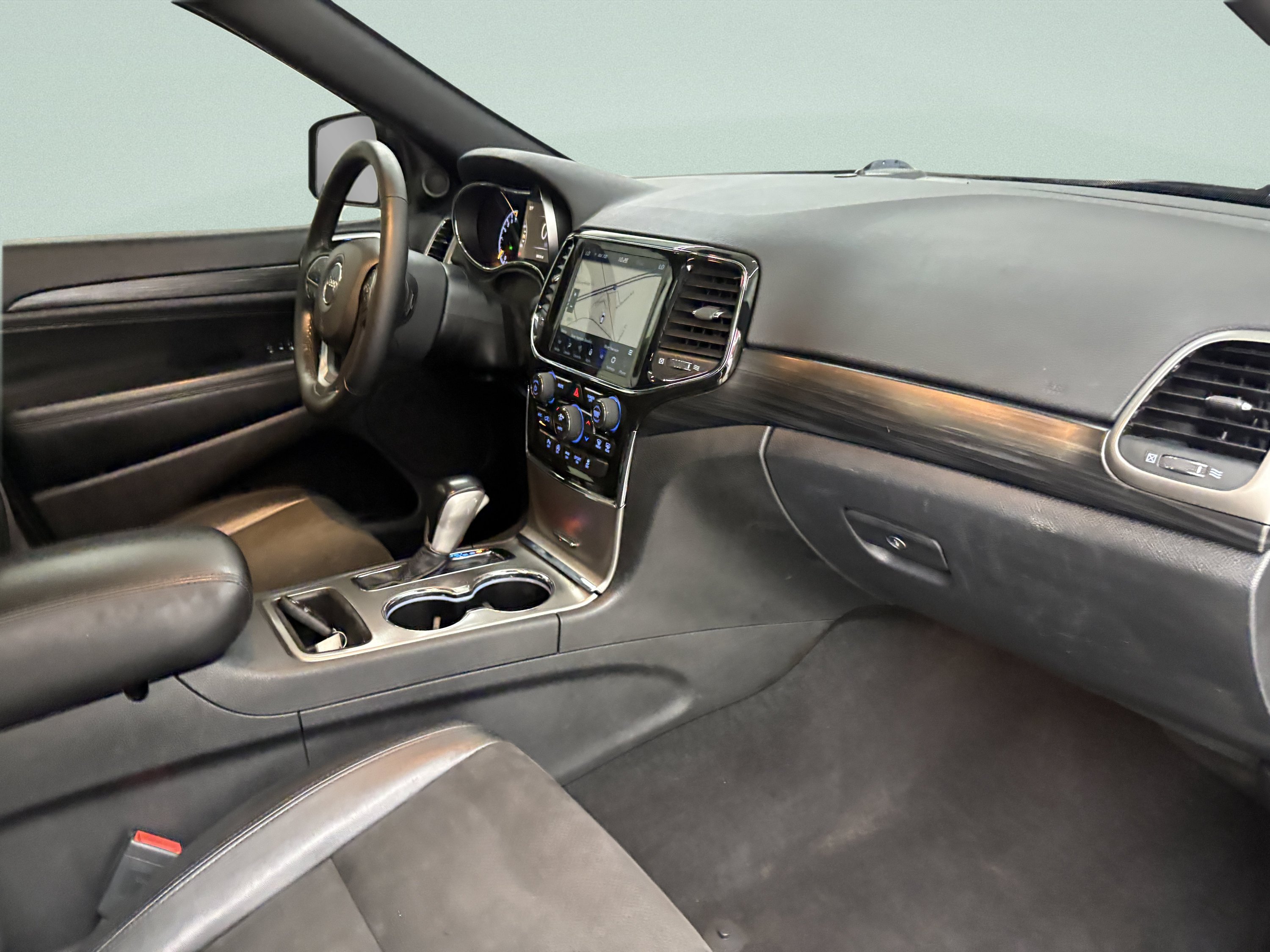 Used 2021 Jeep Grand Cherokee Laredo X AWD/4WD image 20