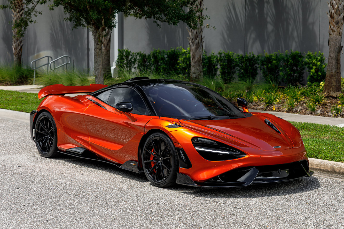 Used 2021 McLaren 765LT RWD image 21