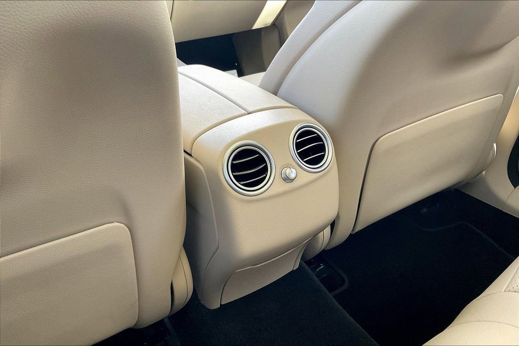 Used 2021 Mercedes-Benz GLC 300 4MATIC image 10