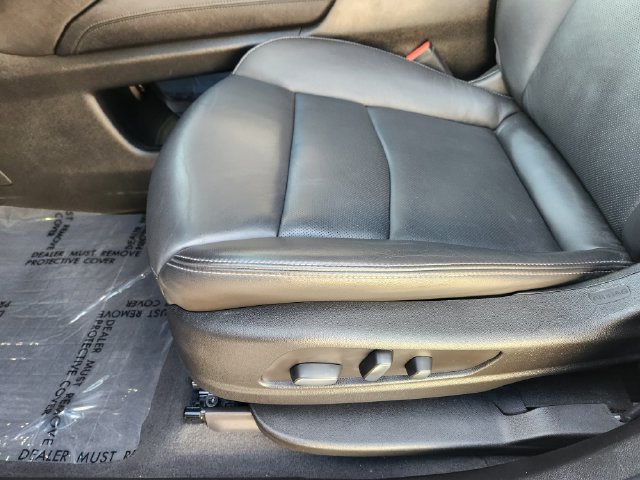 Used 2025 Cadillac XT6 Premium Luxury w/ Technology Package FWD image 26