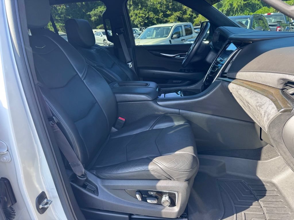 Used 2017 Cadillac Escalade Platinum AWD/4WD image 27