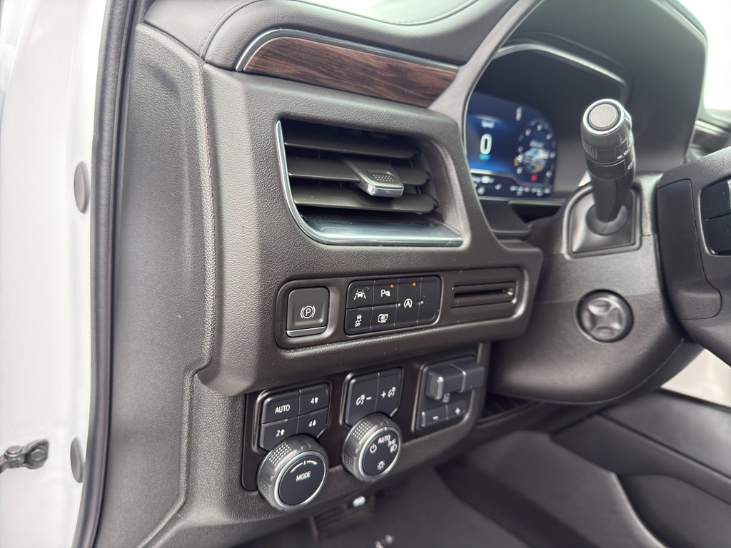 Used 2024 Chevrolet Tahoe LT w/ LT Signature Package image 14