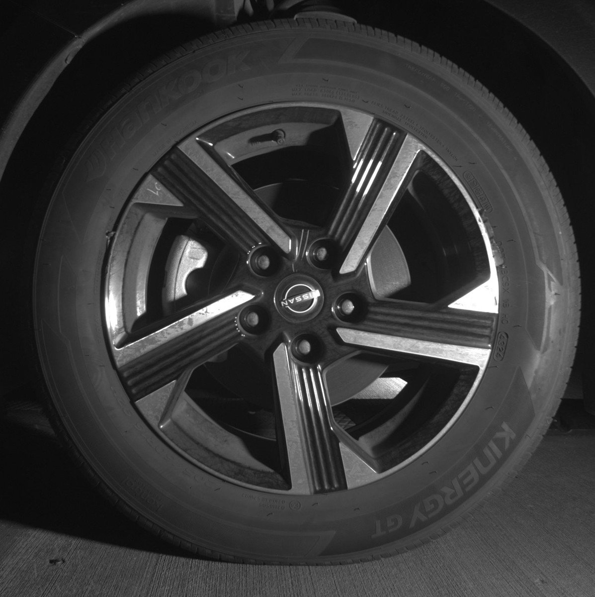 Used 2025 Nissan Sentra SV FWD image 12