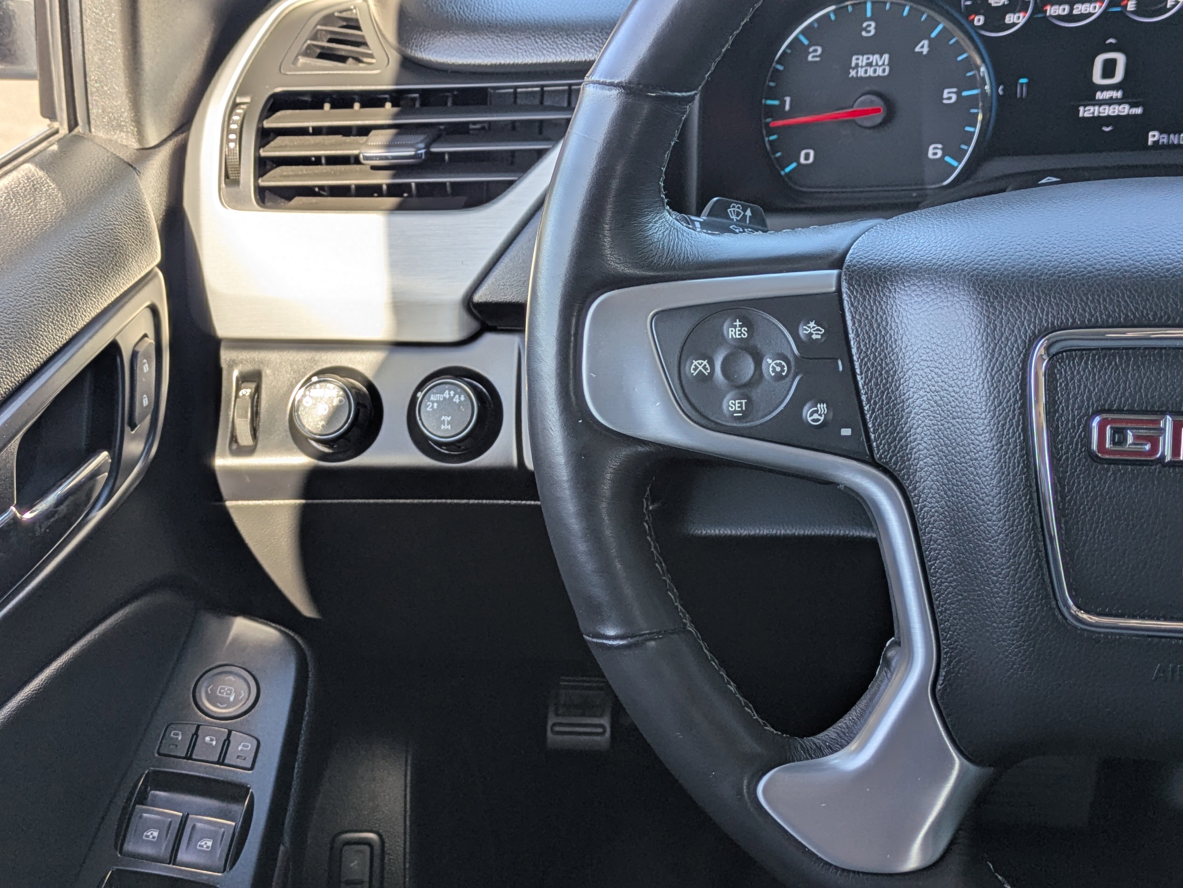 Used 2017 GMC Yukon SLT w/ Open Road Package image 24