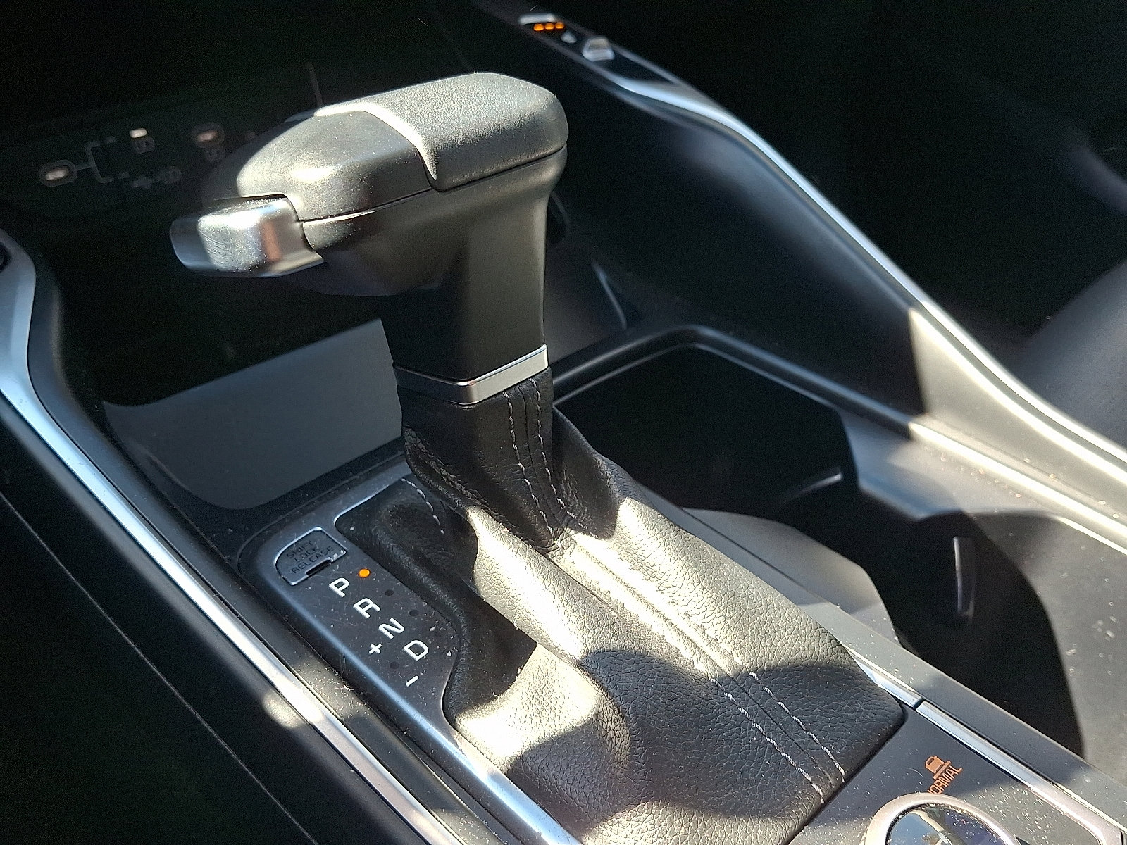 Used 2025 Kia Sorento S image 14