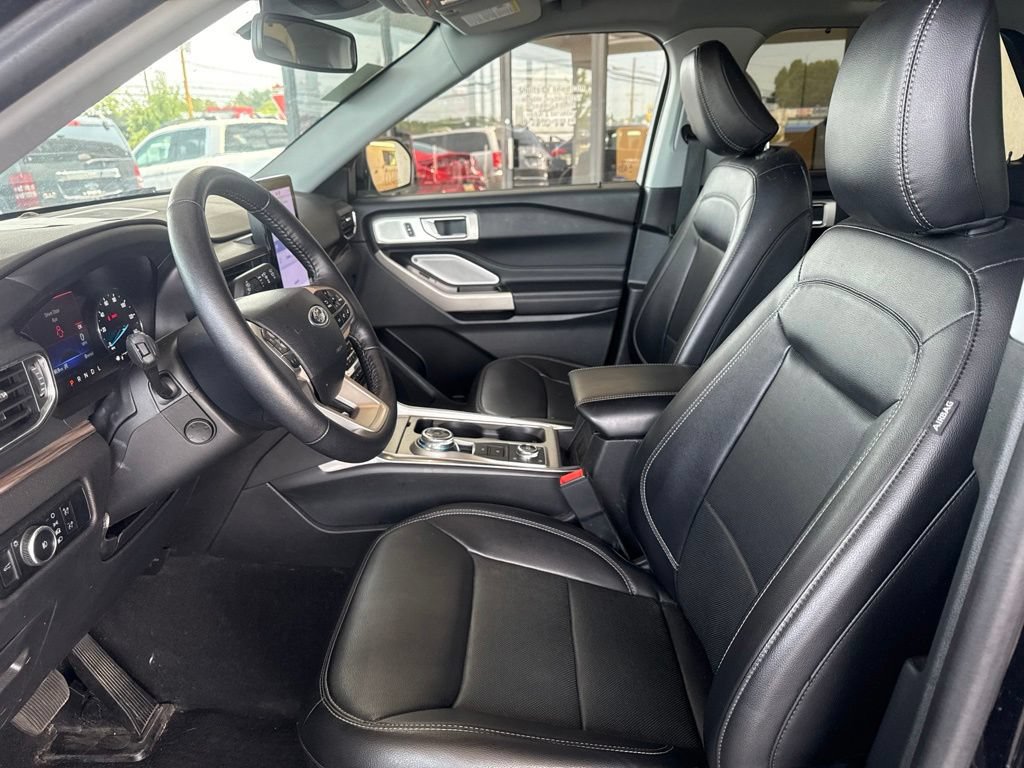 Used 2024 Ford Explorer Limited w/ Limited Technology Package AWD/4WD image 14