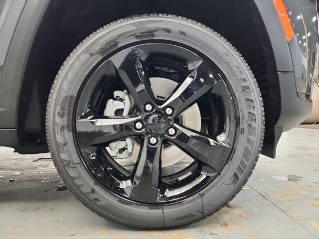 New 2025 Jeep Grand Cherokee L Altitude image 42