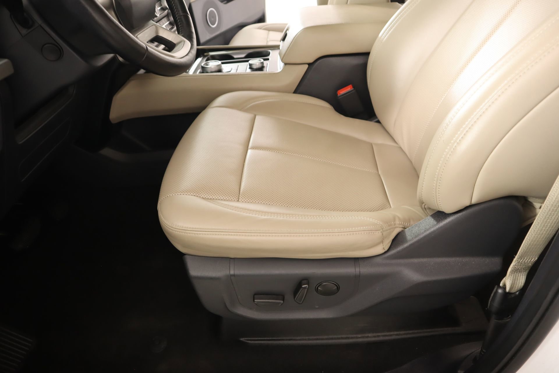 Used 2024 Ford Expedition Max XLT image 12