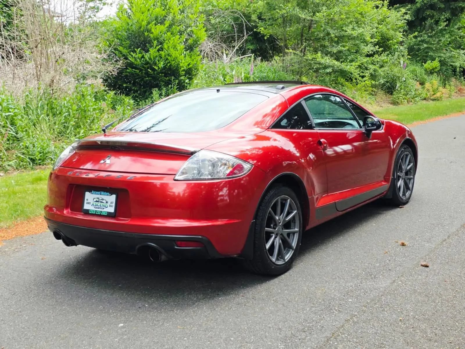 Used 2012 Mitsubishi Eclipse FWD image 5