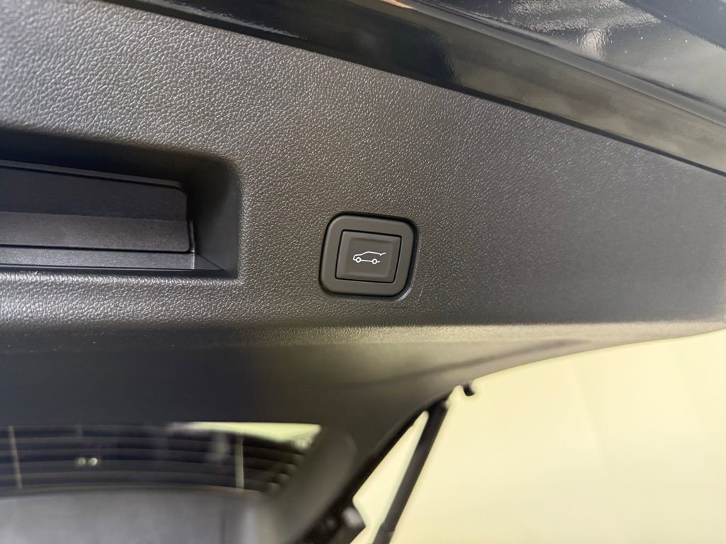 New 2026 Chevrolet Traverse RS image 13