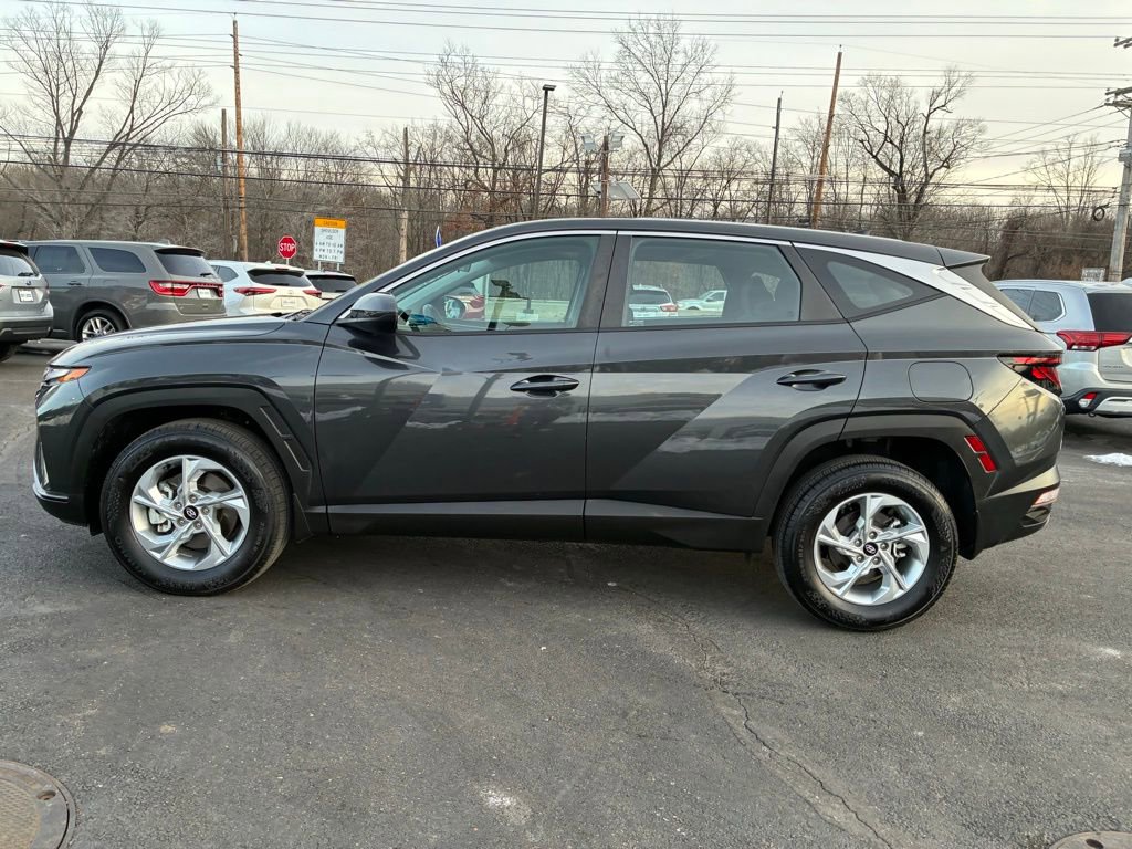 Used 2023 Hyundai Tucson SE image 4