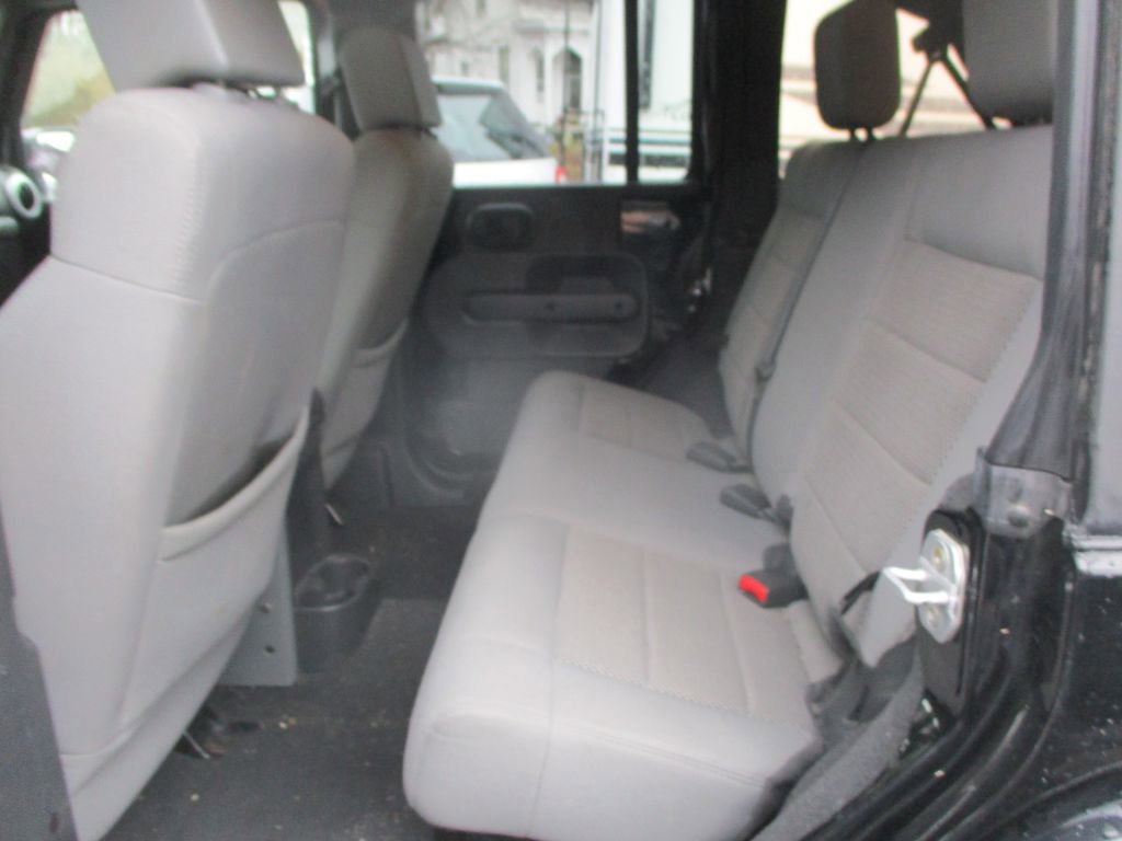 Used 2008 Jeep Wrangler Unlimited Sahara RWD image 7