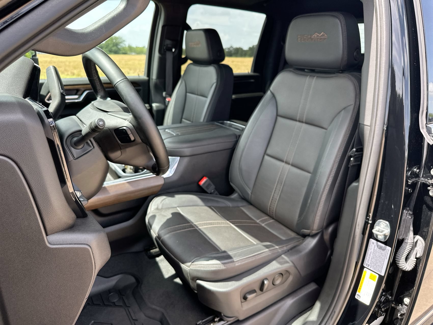 Used 2024 Chevrolet Silverado 3500 High Country w/ High Country Premium Package AWD/4WD image 11