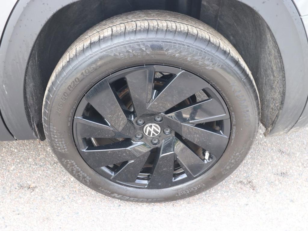 Used 2025 Volkswagen Atlas SE image 22