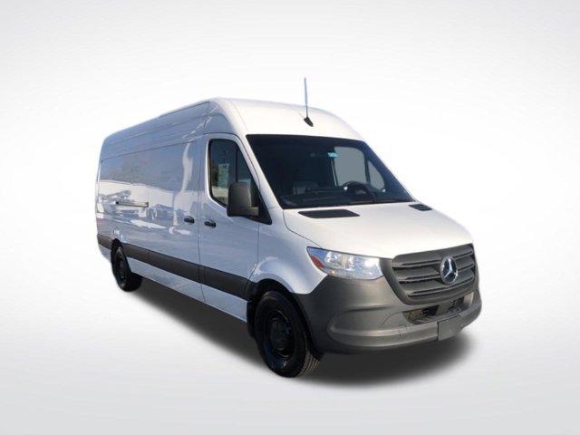 Used 2025 Mercedes-Benz Sprinter 2500 image 8