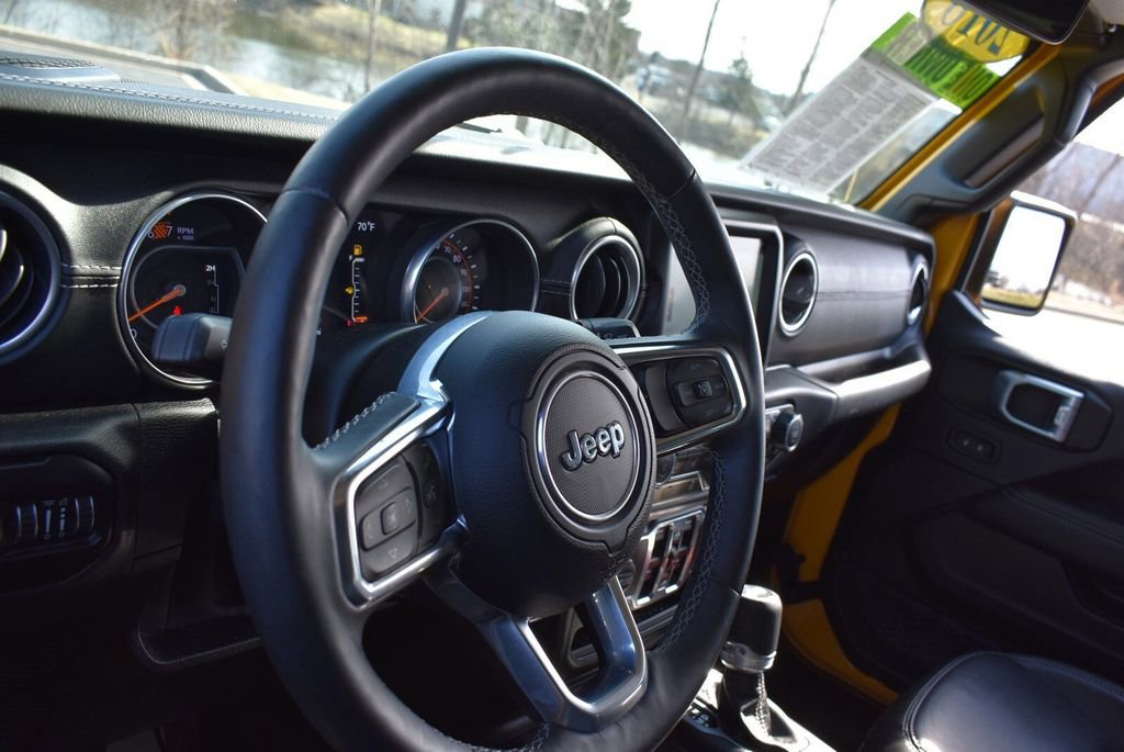 Used 2018 Jeep Wrangler Unlimited Sahara image 13