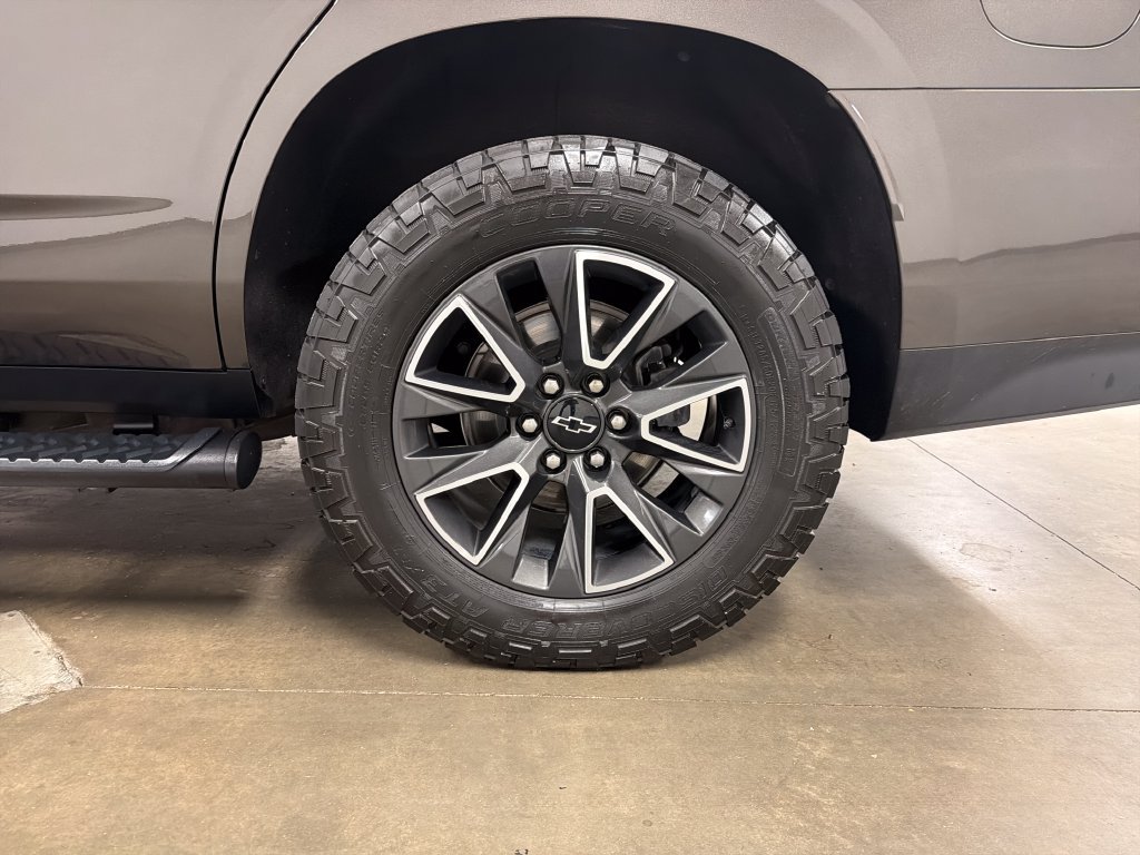 Used 2021 Chevrolet Tahoe Z71 w/ Rear Media and Nav Package AWD/4WD image 17