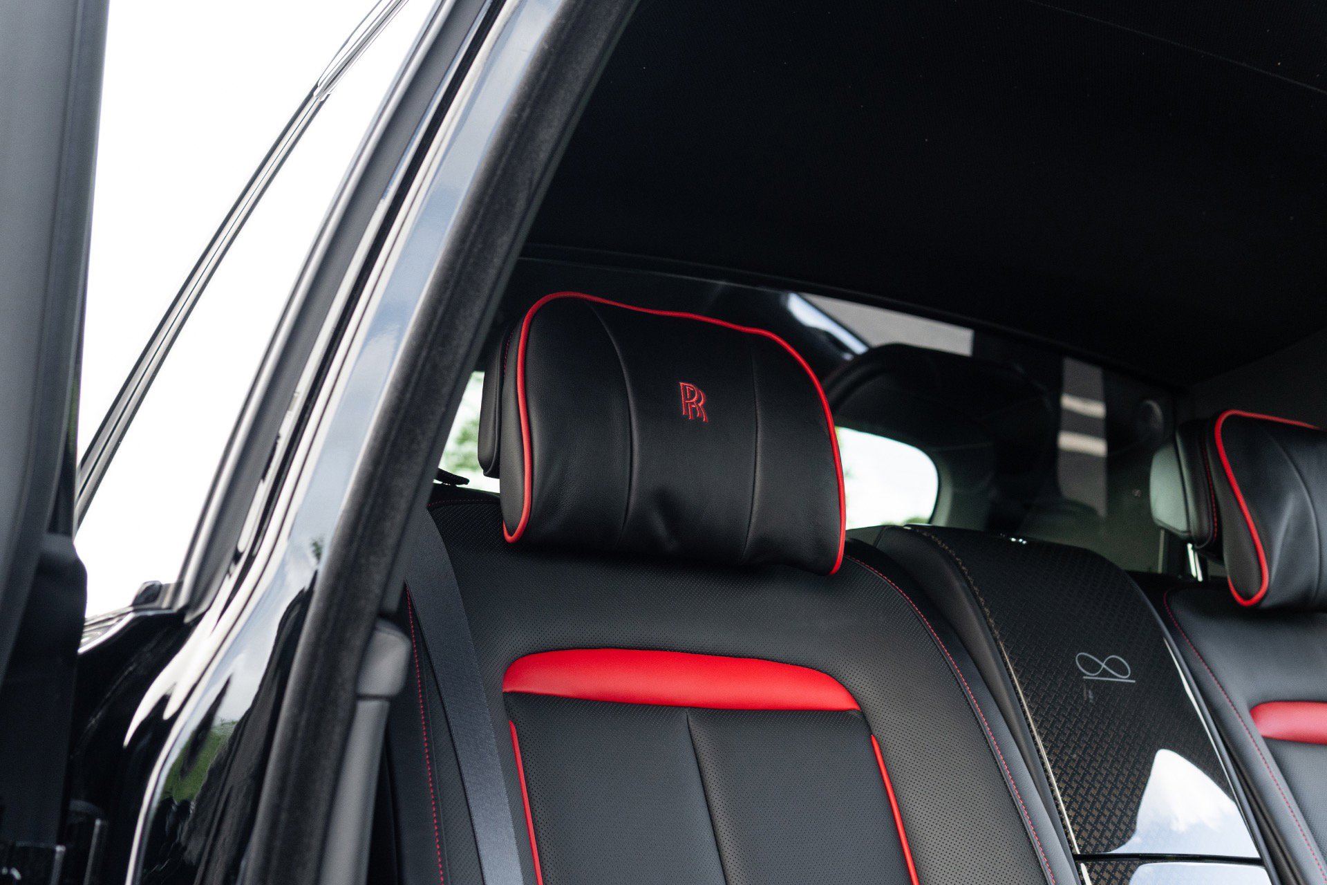 Used 2022 Rolls-Royce Cullinan Black Badge w/ Dark Exterior Package AWD/4WD image 69