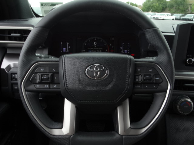 New 2026 Toyota 4Runner SR5 AWD/4WD image 16