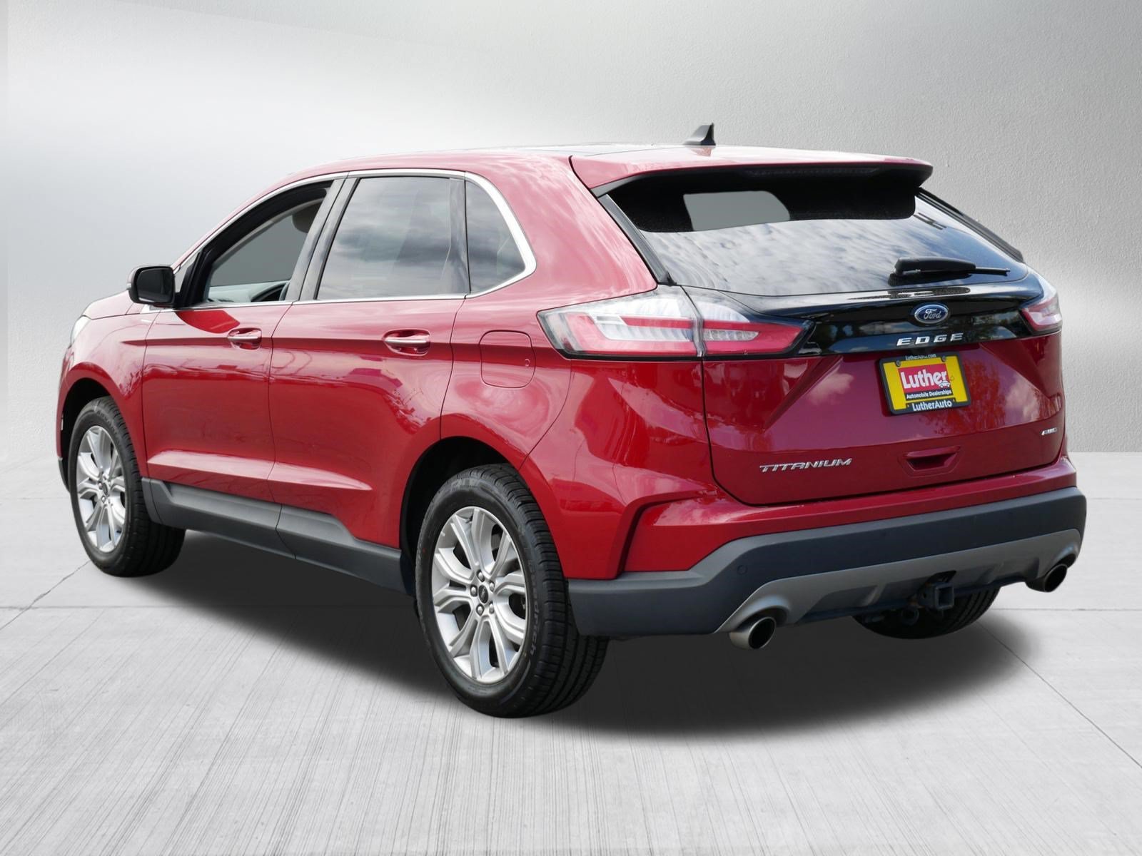 Used 2023 Ford Edge Titanium w/ Class II Trailer Tow Package AWD/4WD image 5