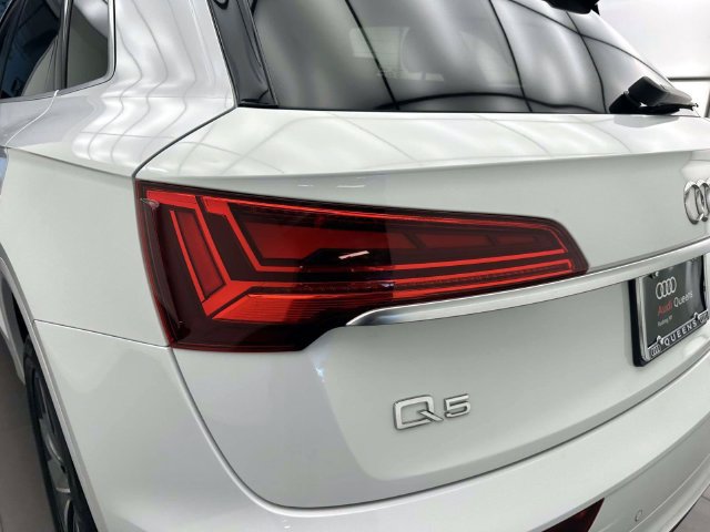 Used 2023 Audi Q5 2.0T Premium w/ Convenience Package AWD/4WD image 10