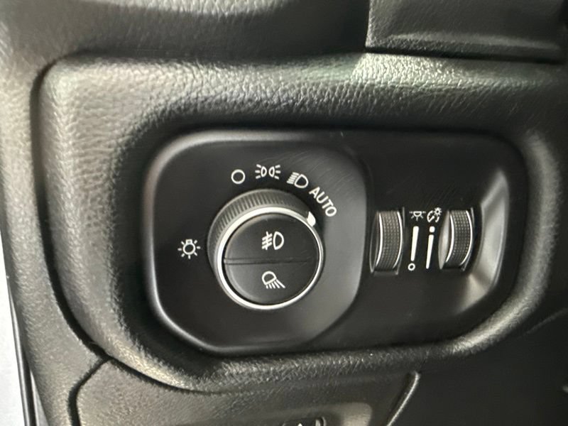 Used 2020 RAM 1500 Laramie RWD image 20
