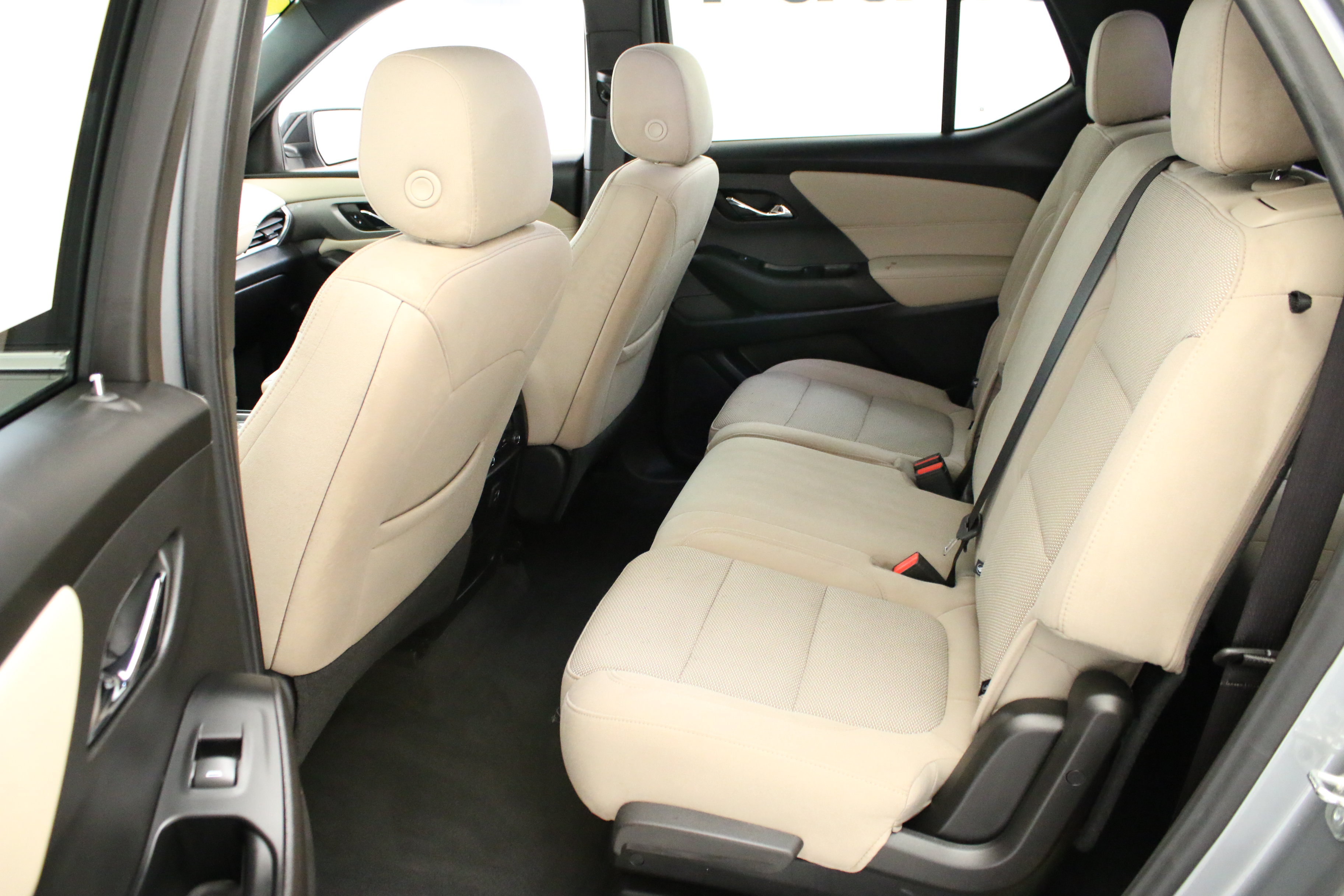 Used 2023 Chevrolet Traverse LS FWD image 28
