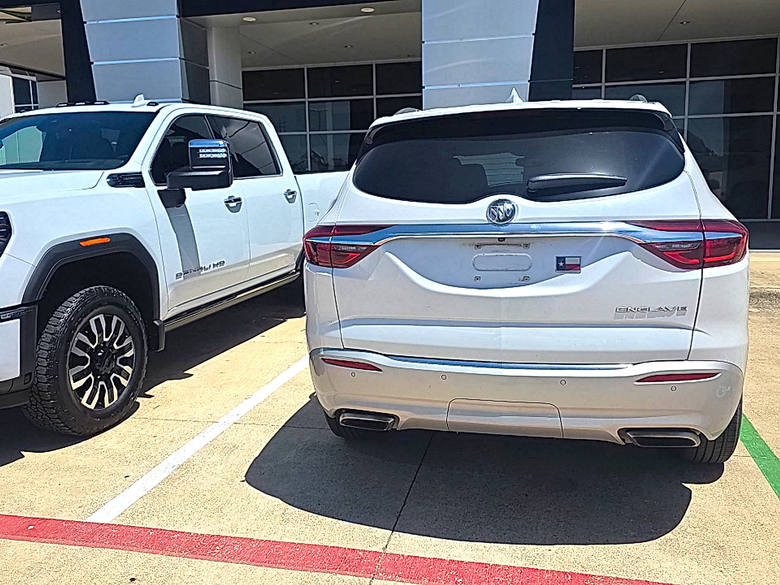 Used 2019 Buick Enclave Essence FWD image 6