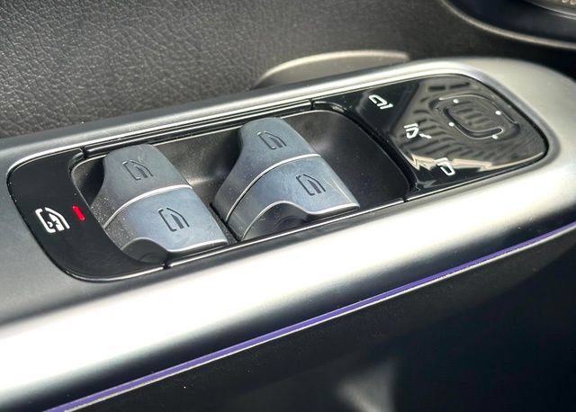 Used 2025 Mercedes-Benz C 43 AMG 4MATIC Sedan image 36