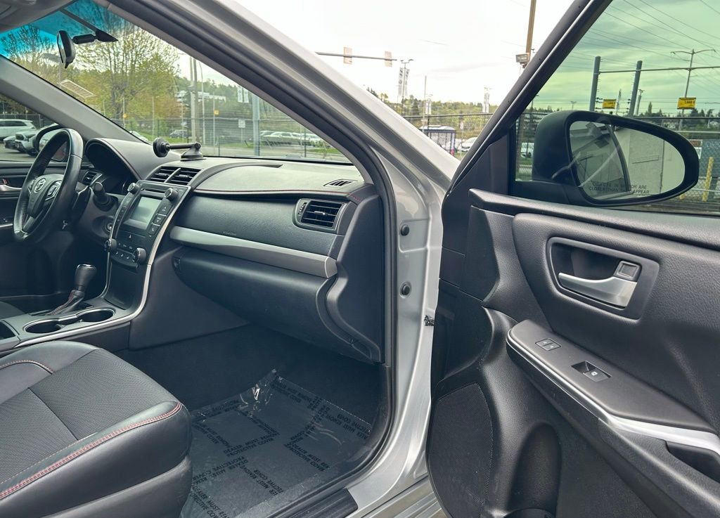 Certified 2016 Toyota Camry SE FWD image 15