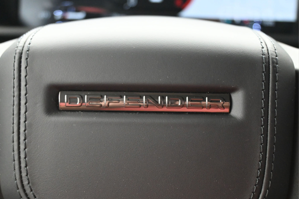 New 2026 Land Rover Defender 110 AWD/4WD image 19