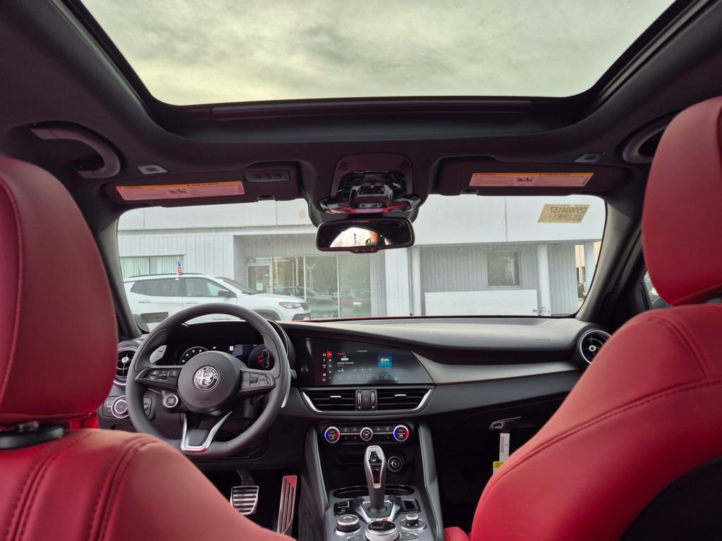 New 2025 Alfa Romeo Giulia w/ Driving Assist Package image 11