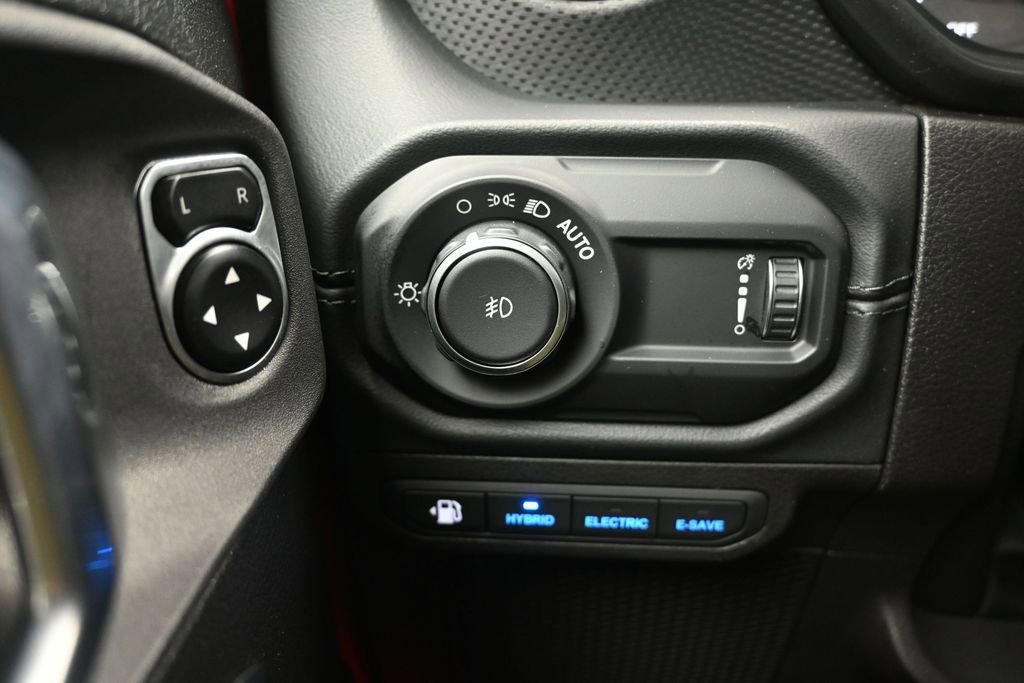 Used 2024 Jeep Wrangler Unlimited Rubicon 4xe AWD/4WD image 18