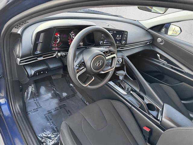 Used 2022 Hyundai Elantra SEL FWD image 11