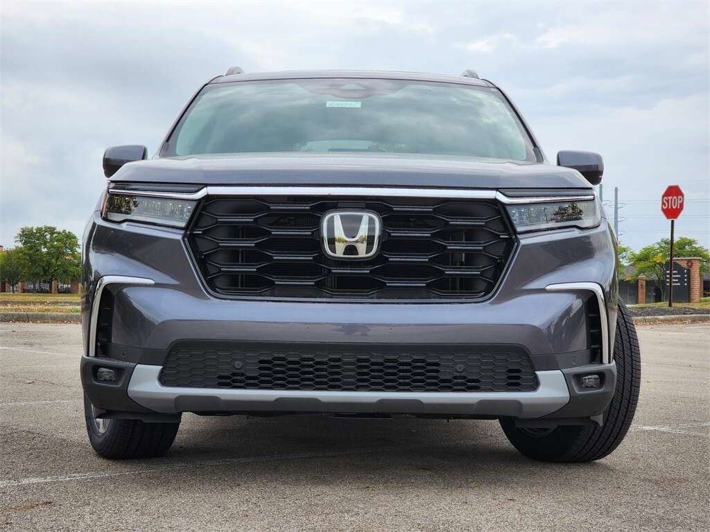 Certified 2024 Honda Pilot Touring image 11