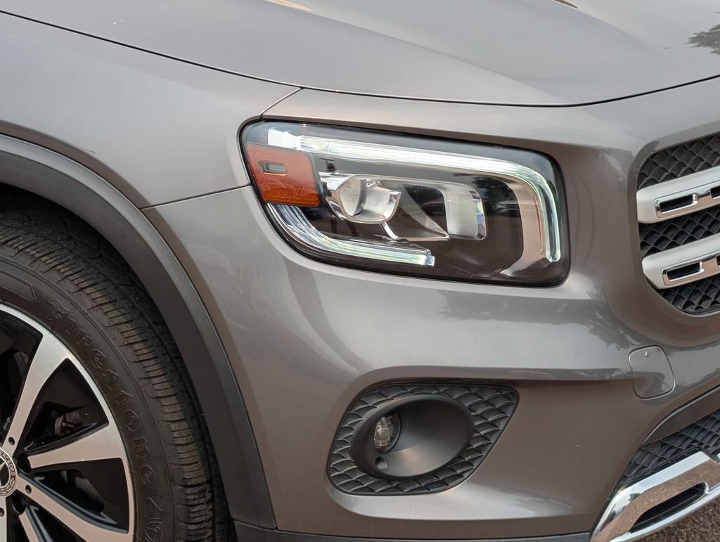 Used 2021 Mercedes-Benz GLB 250 w/ Premium Package image 8