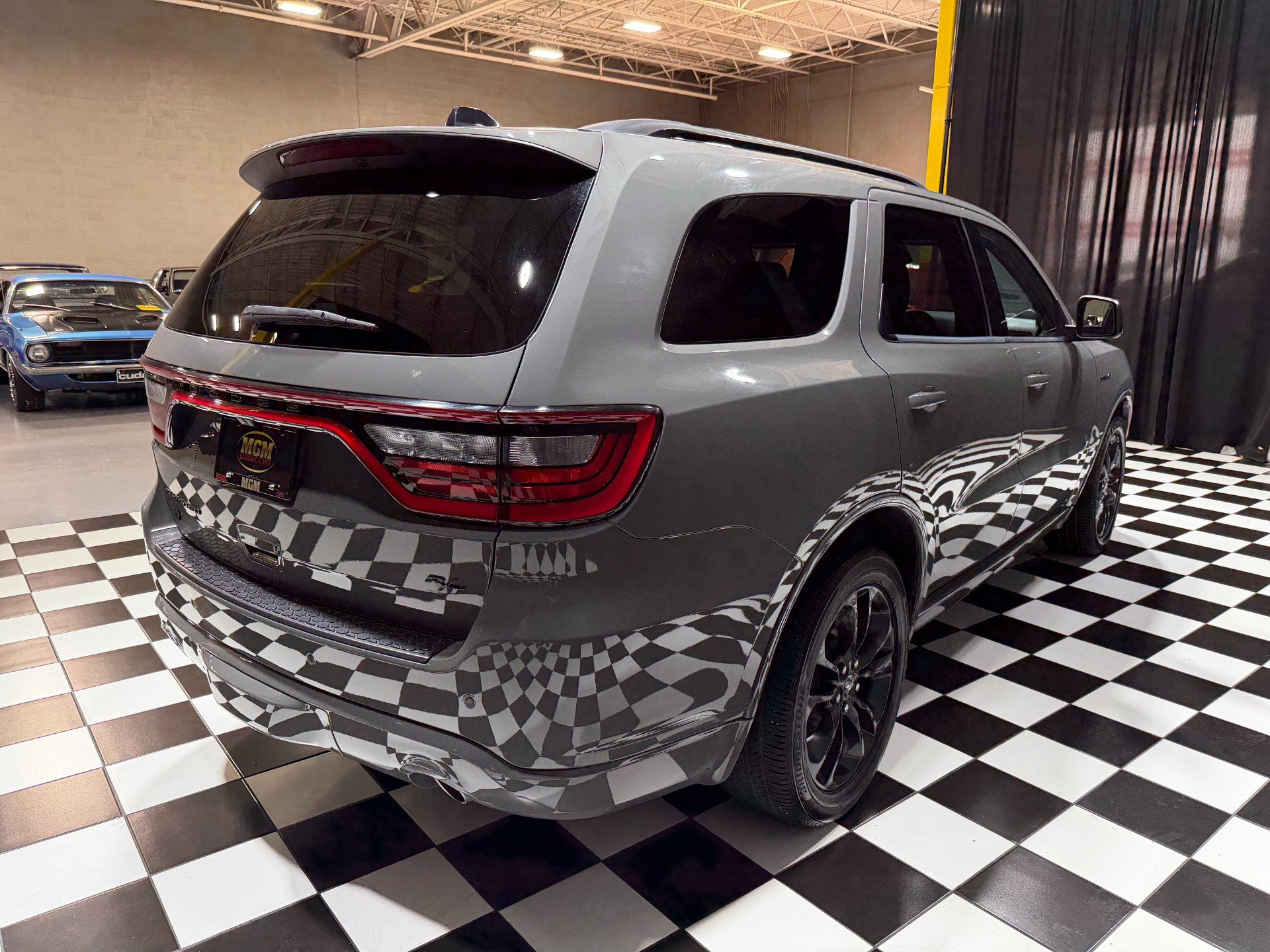 Used 2023 Dodge Durango R/T w/ Blacktop Package AWD/4WD image 19