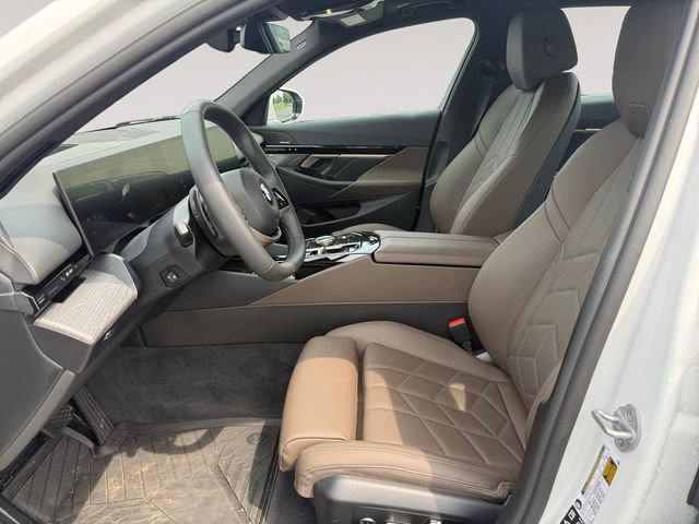 Used 2026 BMW 530i xDrive AWD/4WD image 9