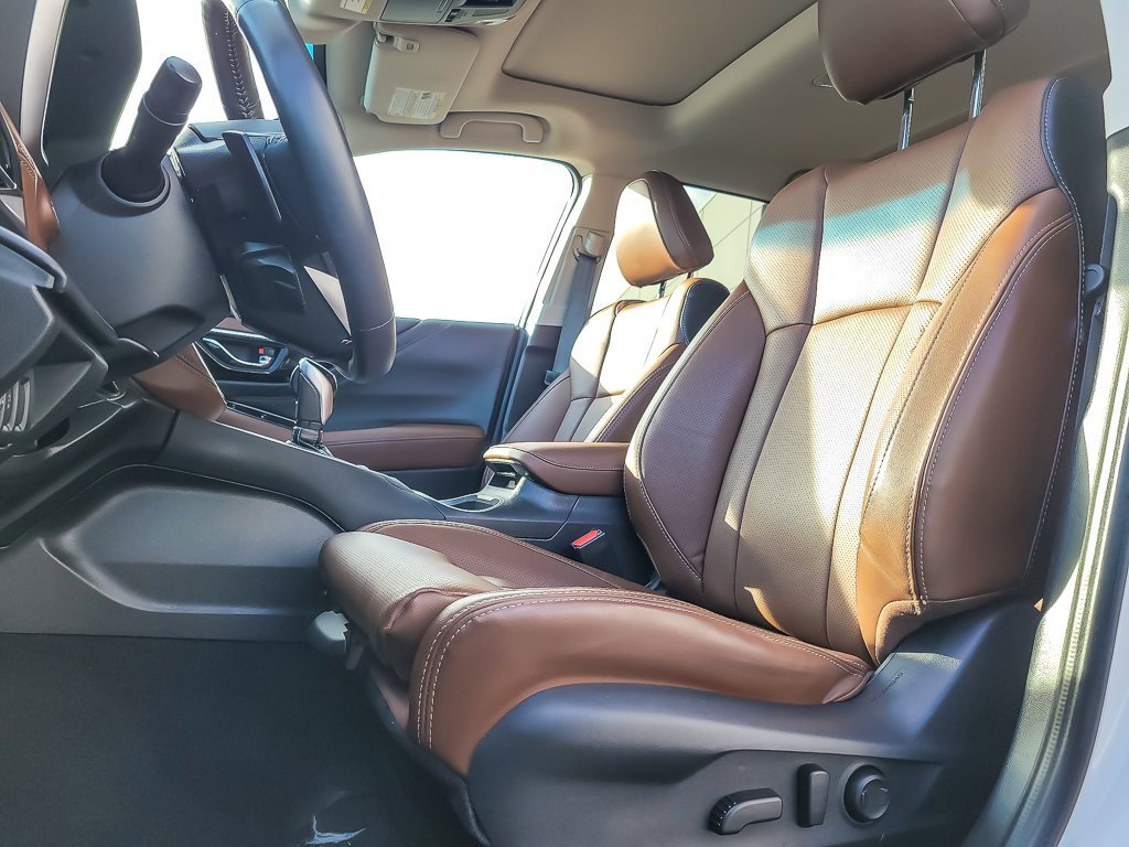 Certified 2020 Subaru Outback Touring w/ Popular Package #2 image 7