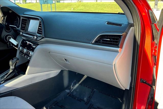 Used 2020 Hyundai Elantra SEL image 16