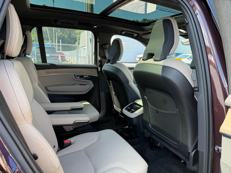 Certified 2025 Volvo XC90 B6 Plus AWD/4WD image 11